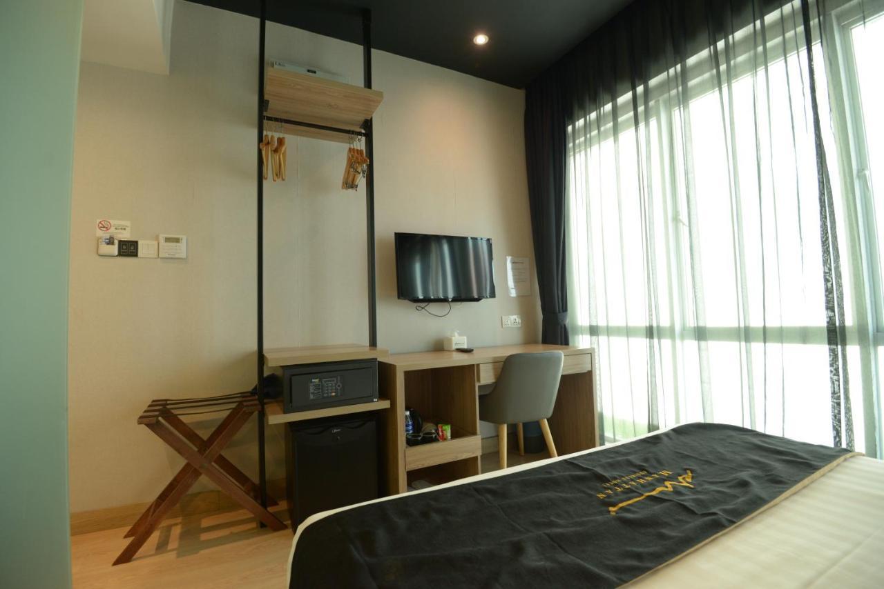 Manhattan Business Hotel Ttdi Куала-Лумпур Екстер'єр фото