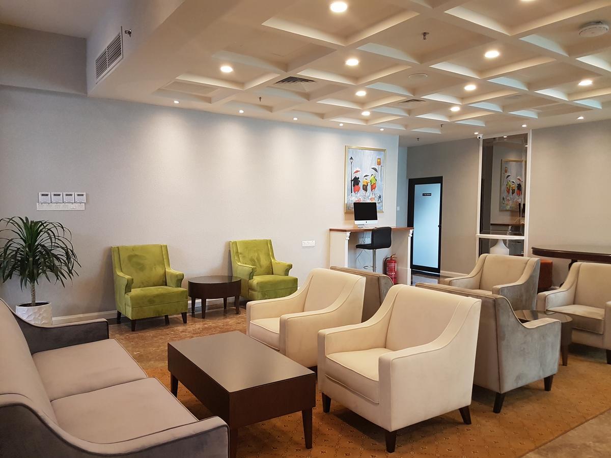 Manhattan Business Hotel Ttdi Куала-Лумпур Екстер'єр фото